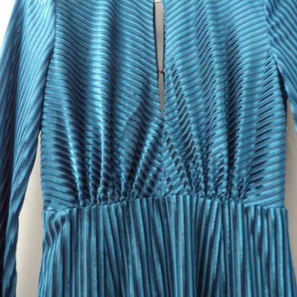 RYSE Dress Womens Small Blue/Teal Striped Ruffle Hem Mini Velvet Cocktail‎ - Picture 8 of 14